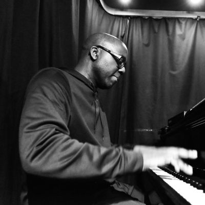 Robert Mitchell photo by Alexis Maryon